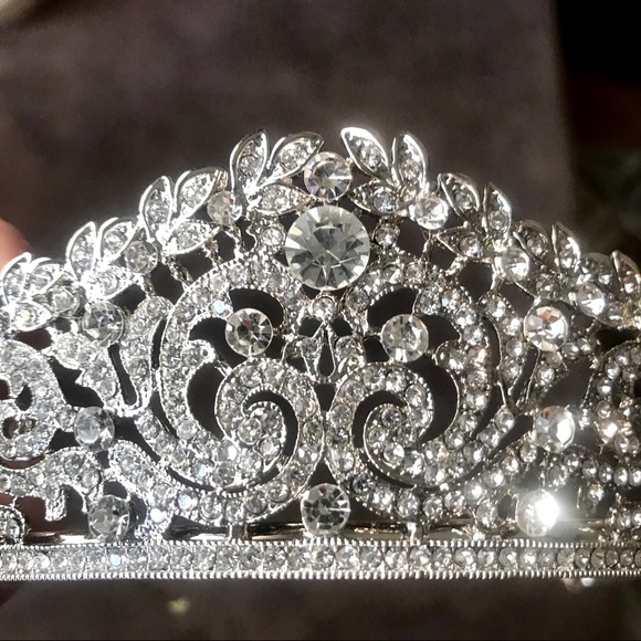 Tiara - Picture 8 of 8